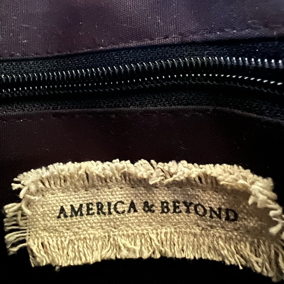 🦋NWT Forbidden Beaded Butterfly Crossbody with Bamboo Handle bag - Picture 11 of 13